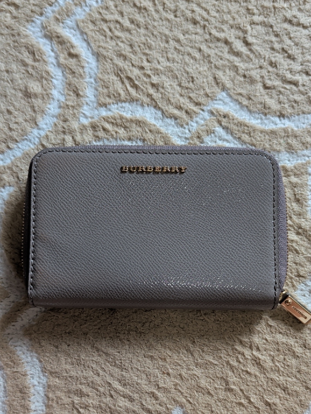 Burberry Leather Zip Wallet Grey/Gold EUC